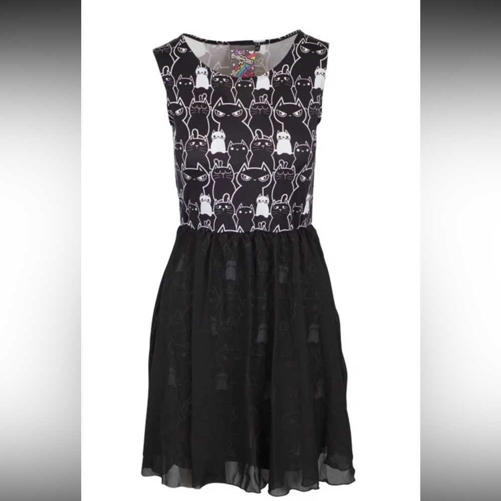 Chic Black and White Graphic Mini Dress